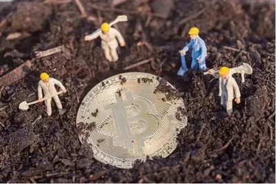 High-tech mining farm with heterogeneous mining rigs in cold climate environment